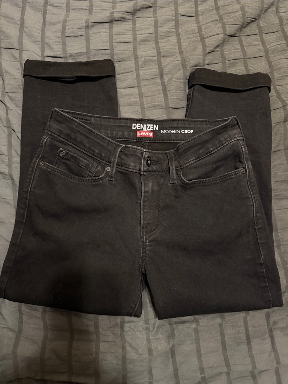 Levi's Black Modern Crop Capri Jeans